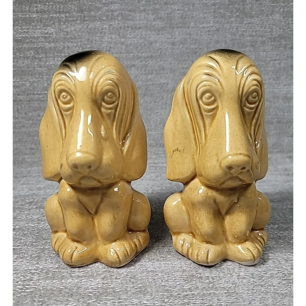 Basset Hound Dogs Sad Eyes Tear Salt & Pepper‎ Shakers  Japan MCM 4 1/4